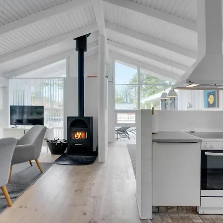 Awesome In W/ Sauna And 4 Bedrooms Hals