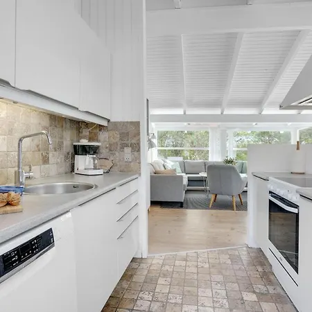 Awesome In W/ Sauna And 4 Bedrooms Tatil Evi Hals