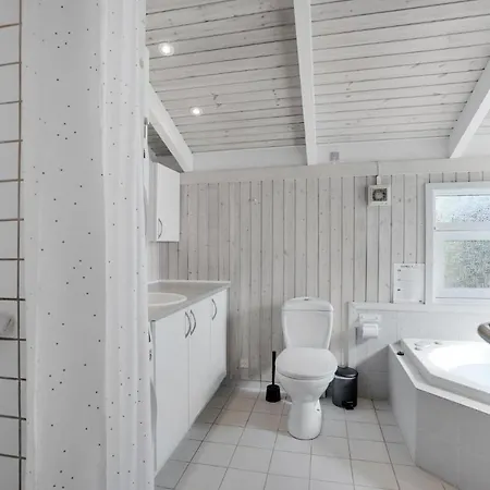 Awesome In W/ Sauna And 4 Bedrooms Hals