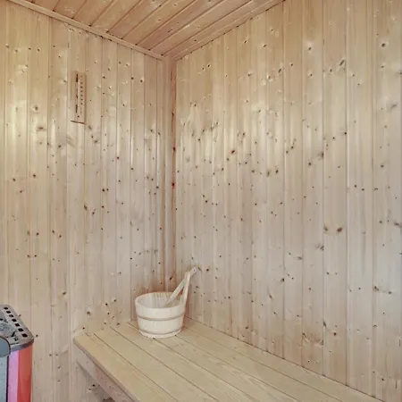 Awesome In W/ Sauna And 4 Bedrooms Hals